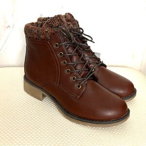 Muk Luks Women's Brown Lace-Up Ankle Boots with Knit Collar